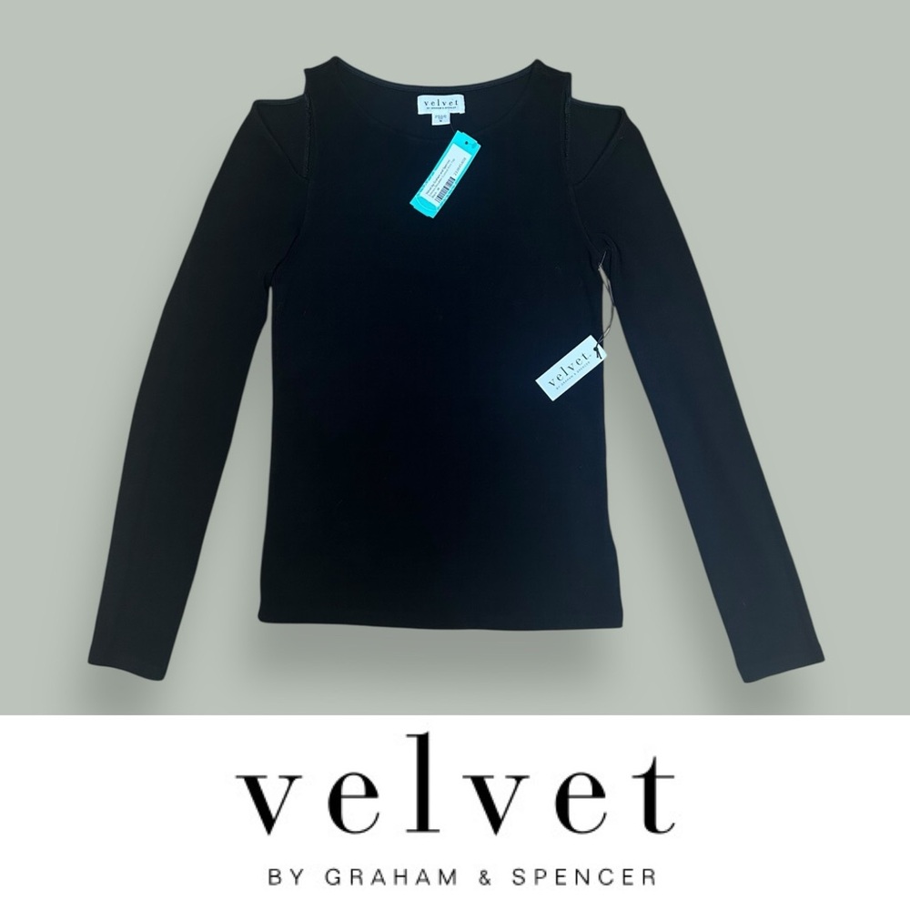 NWT Velvet by Graham & Spencer Emmos Cut Out Shoulder Top, Size M, MSRP‎ $168